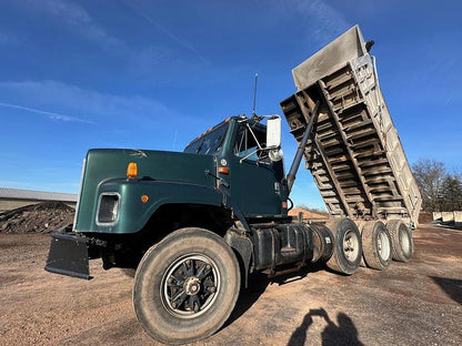 1994 INTERNATIONAL 2674 Triaxle