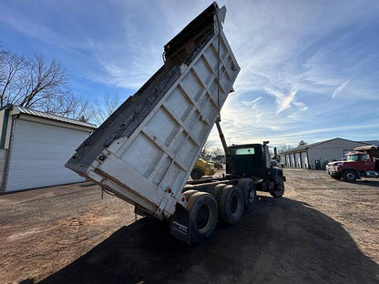 1994 INTERNATIONAL 2674 Triaxle