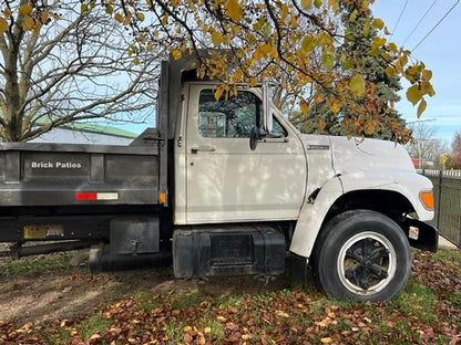 1996 FORD F800