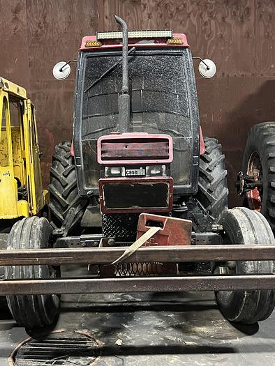 1990 CASE IH 585