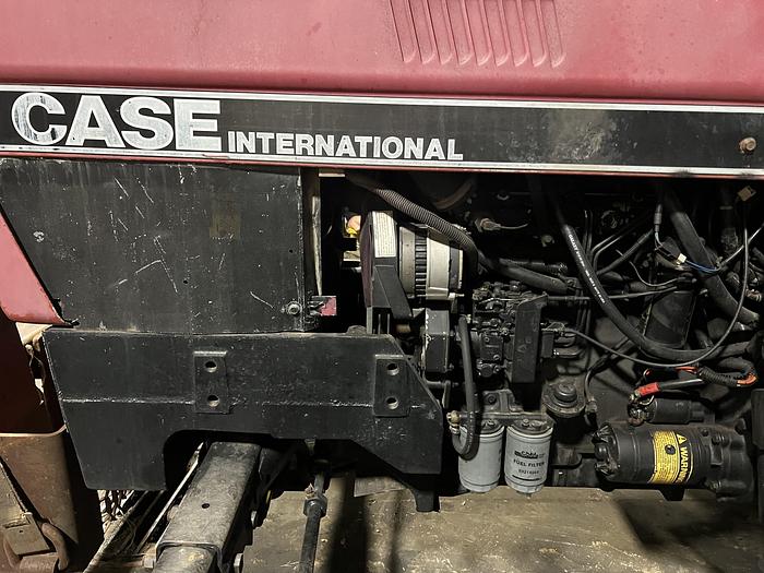 1990 CASE IH 585