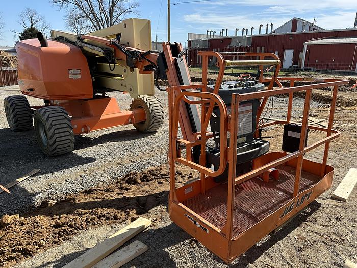 2018 JLG 450AJ